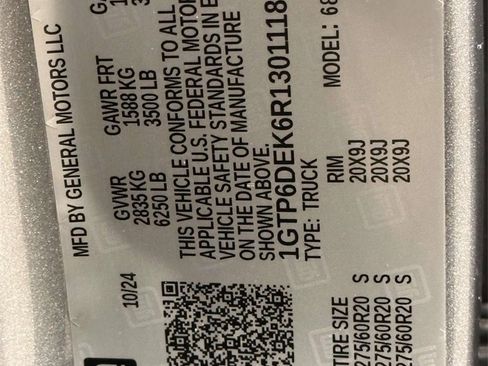 Used 2024 GMC Canyon AT4 w/ AT4 Premium Package image 30