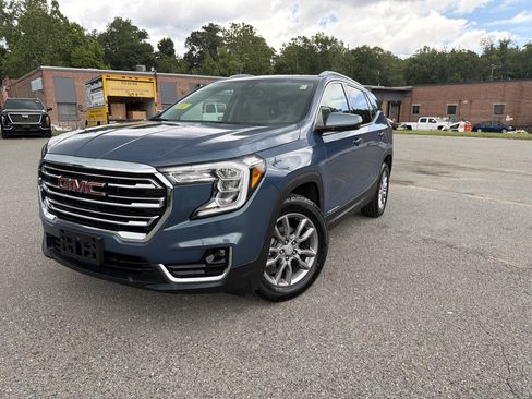 Used 2024 GMC Terrain SLT AWD/4WD image 1