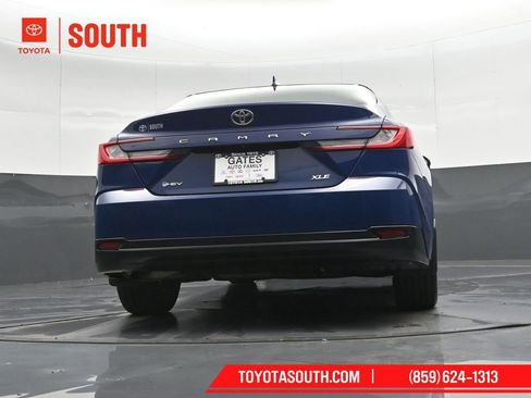 Used 2025 Toyota Camry XLE image 36