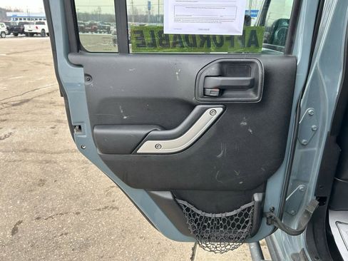 Used 2014 Jeep Wrangler Unlimited Rubicon w/ Dual Top Group image 13