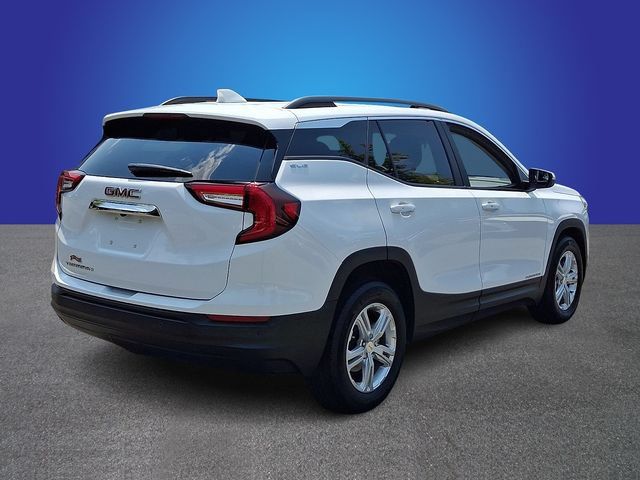 Used 2024 GMC Terrain SLE w/ Driver Convenience Package FWD image 4