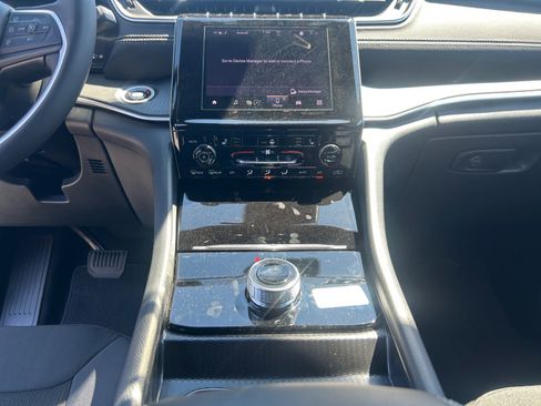 New 2025 Jeep Grand Cherokee Laredo X w/ Luxury Tech Group I image 11