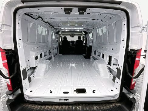 Used 2026 Ford Transit 150 Low Roof RWD image 26