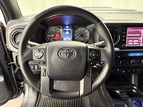 Used 2022 Toyota Tacoma TRD Sport w/ Technology Package image 28