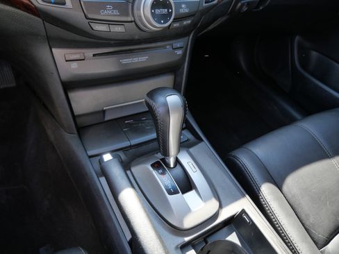 Used 2011 Honda Crosstour EX-L image 24