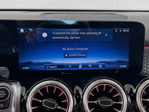 Used 2025 Mercedes-Benz GLB 250 image 22