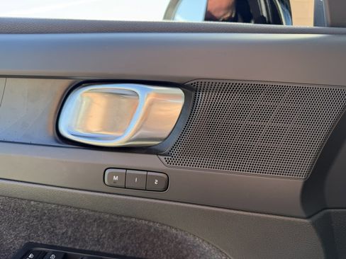 Used 2023 Volvo C40 P8 Recharge Plus image 31