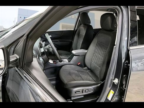 Used 2018 Chevrolet Equinox LT image 20