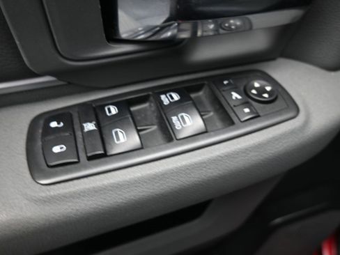 Used 2018 RAM 1500 Lone Star image 13