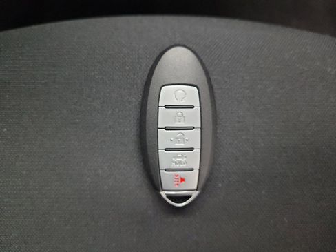 Used 2025 Nissan Sentra SV FWD image 32