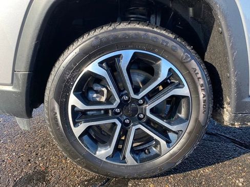 Used 2024 Jeep Compass Limited image 23