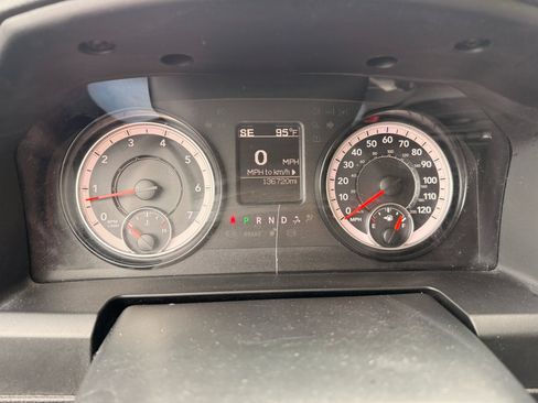Used 2021 RAM 1500 Classic SLT AWD/4WD image 10