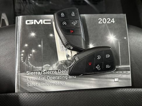 Used 2024 GMC Sierra 2500 AT4X image 40