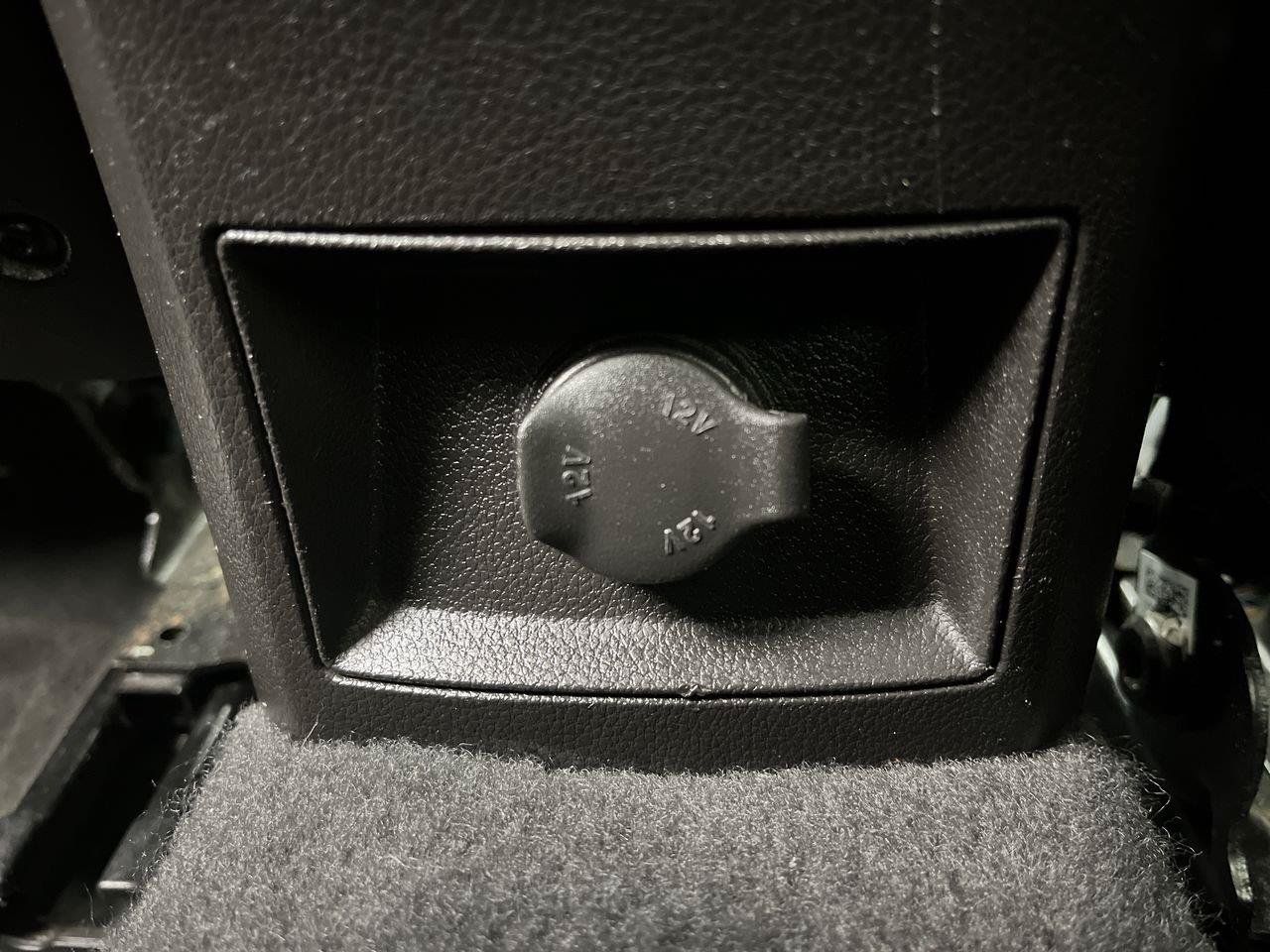 Used 2016 Chevrolet Cruze LT w/ Technology Package FWD image 10