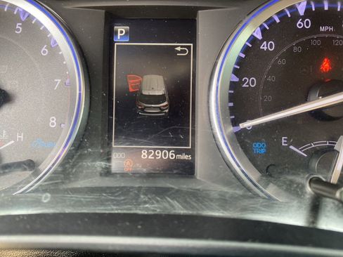 Used 2019 Toyota Highlander SE FWD image 22
