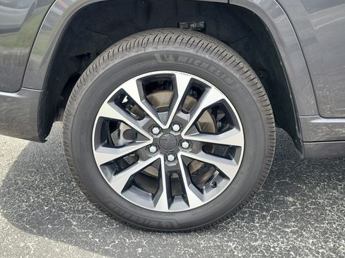 Used 2022 Jeep Grand Cherokee L Overland RWD image 9