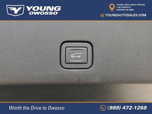 Used 2025 Cadillac XT6 Premium Luxury w/ LPO, Floor Liner Package AWD/4WD image 32