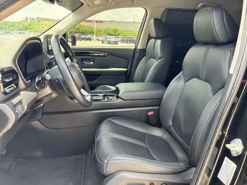 Used 2025 Honda Pilot EX-L image 17