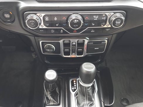 Used 2020 Jeep Gladiator Overland AWD/4WD image 24