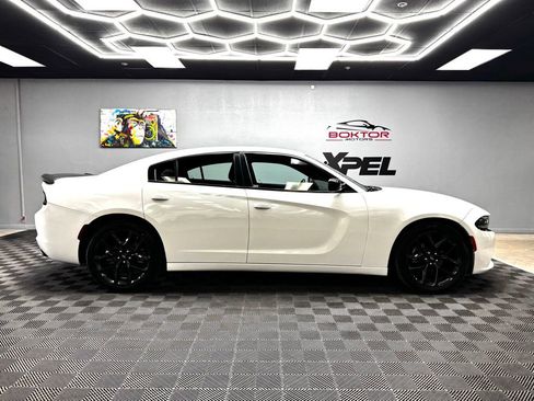 Used 2022 Dodge Charger SXT w/ Blacktop Package image 17