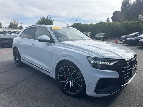 Used 2023 Audi Q8 Prestige w/ Prestige Package AWD/4WD image 2