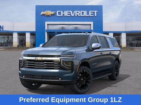 New 2026 Chevrolet Suburban Premier image 7