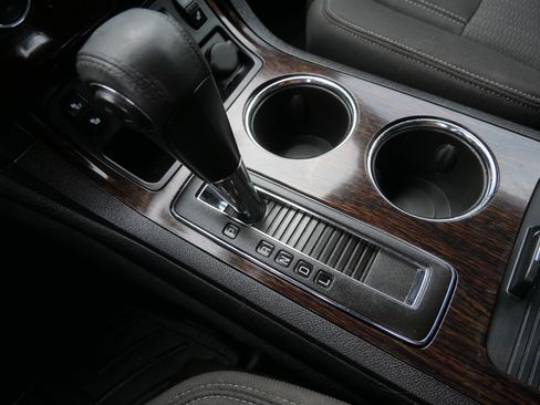 Used 2015 Chevrolet Traverse LT image 28