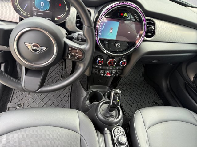 Used 2024 MINI Cooper 2-Door Hardtop FWD image 20