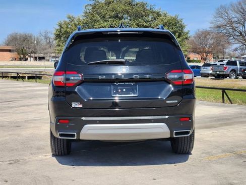 Used 2024 Honda Pilot Touring image 6