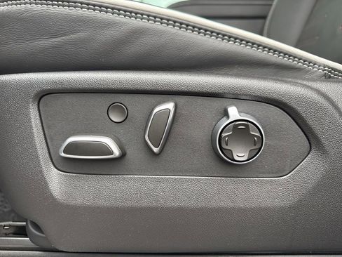 Used 2025 GMC Sierra 1500 AT4X image 37