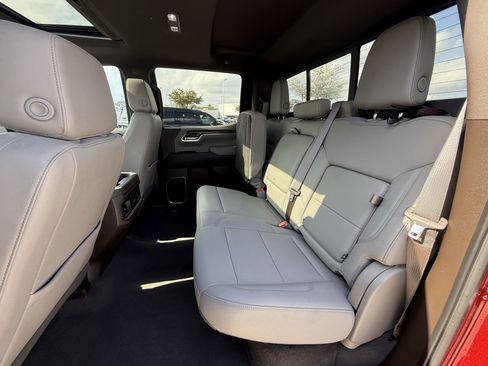 Used 2024 Chevrolet Silverado 1500 LT Trail Boss w/ LT Trail Boss Premium Package image 30