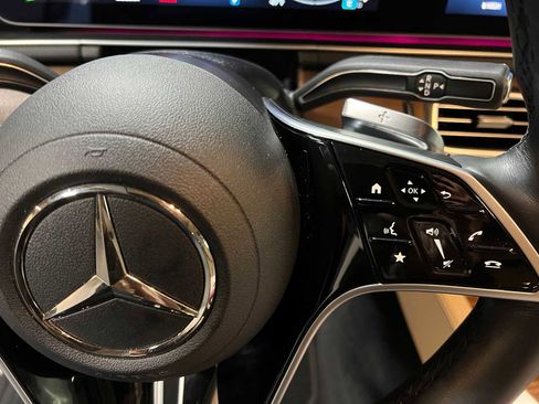 Used 2025 Mercedes-Benz GLS 450 4MATIC image 29