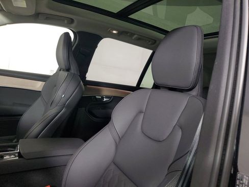 Used 2025 Volvo XC90 B6 Plus image 26