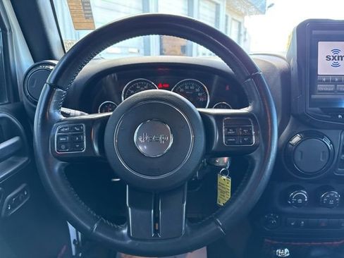 Used 2017 Jeep Wrangler Unlimited Rubicon image 23