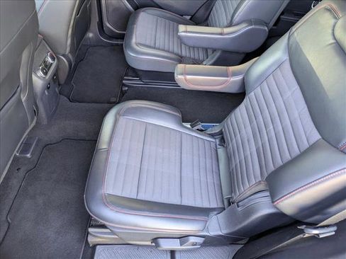 Used 2025 Ford Explorer ST-Line AWD/4WD image 18
