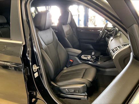 Used 2024 BMW X3 sDrive30i w/ Premium Package w/ZPA image 9