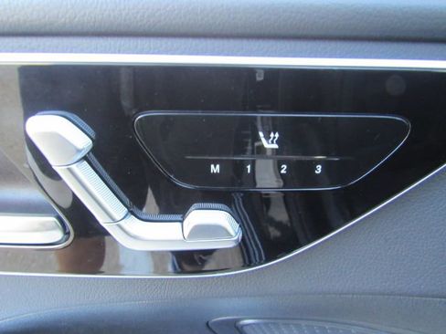 Used 2022 Mercedes-Benz C 300 Sedan image 17