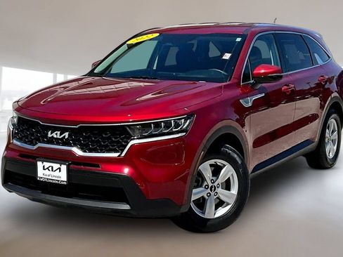 Certified 2022 Kia Sorento LX FWD image 1