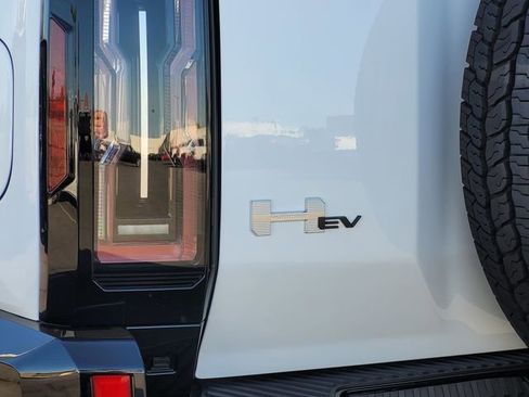 New 2025 GMC Hummer EV 2X AWD/4WD image 7