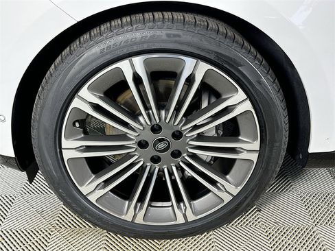 Used 2023 Land Rover Range Rover SE image 32