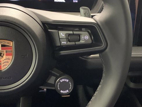 New 2026 Porsche Cayenne S image 18