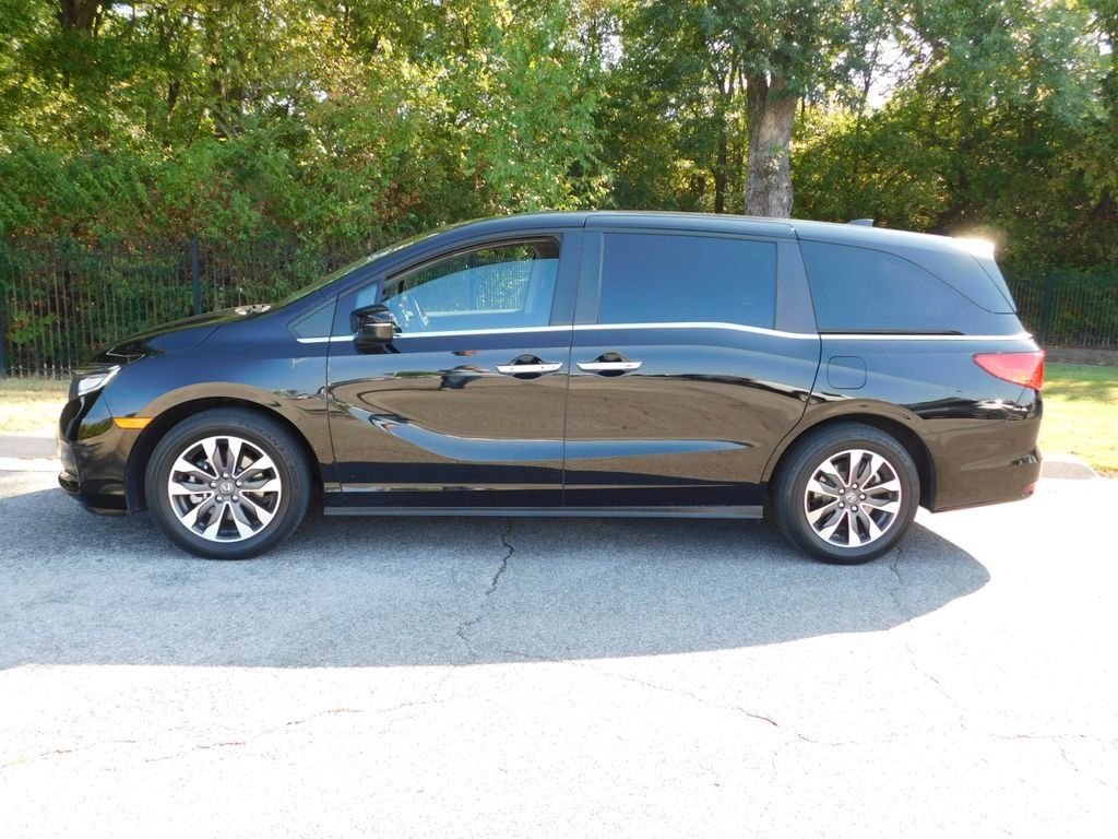 Certified 2024 Honda Odyssey EX-L image 2