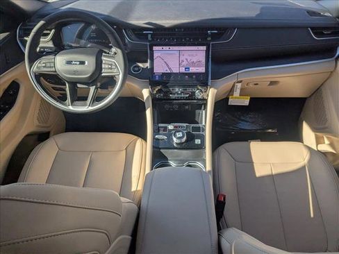 New 2025 Jeep Grand Cherokee Limited w/ Black Appearance Package image 15