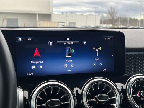 Certified 2024 Mercedes-Benz GLB 250 4MATIC image 24