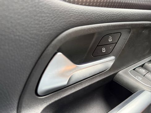 Certified 2022 Mercedes-Benz GLB 250 GLB 250 image 24