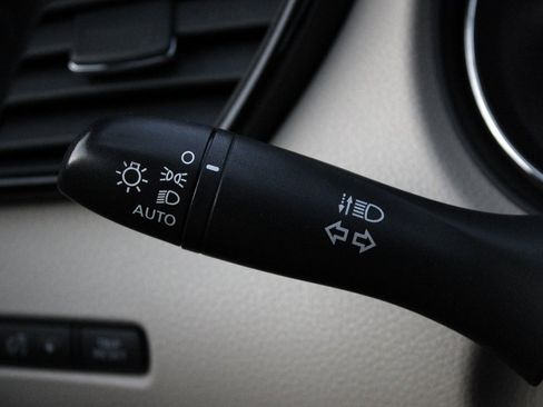 Used 2018 Nissan Rogue SV image 34