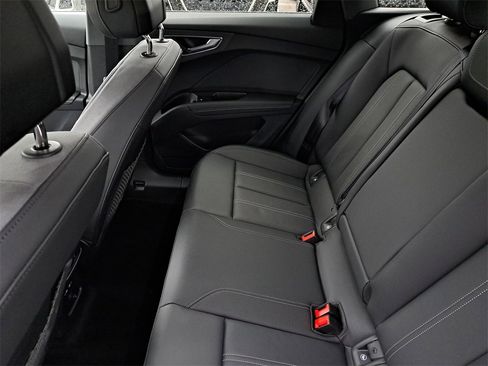 Certified 2024 Audi Q4 e-tron Premium Plus w/ Premium Plus image 27