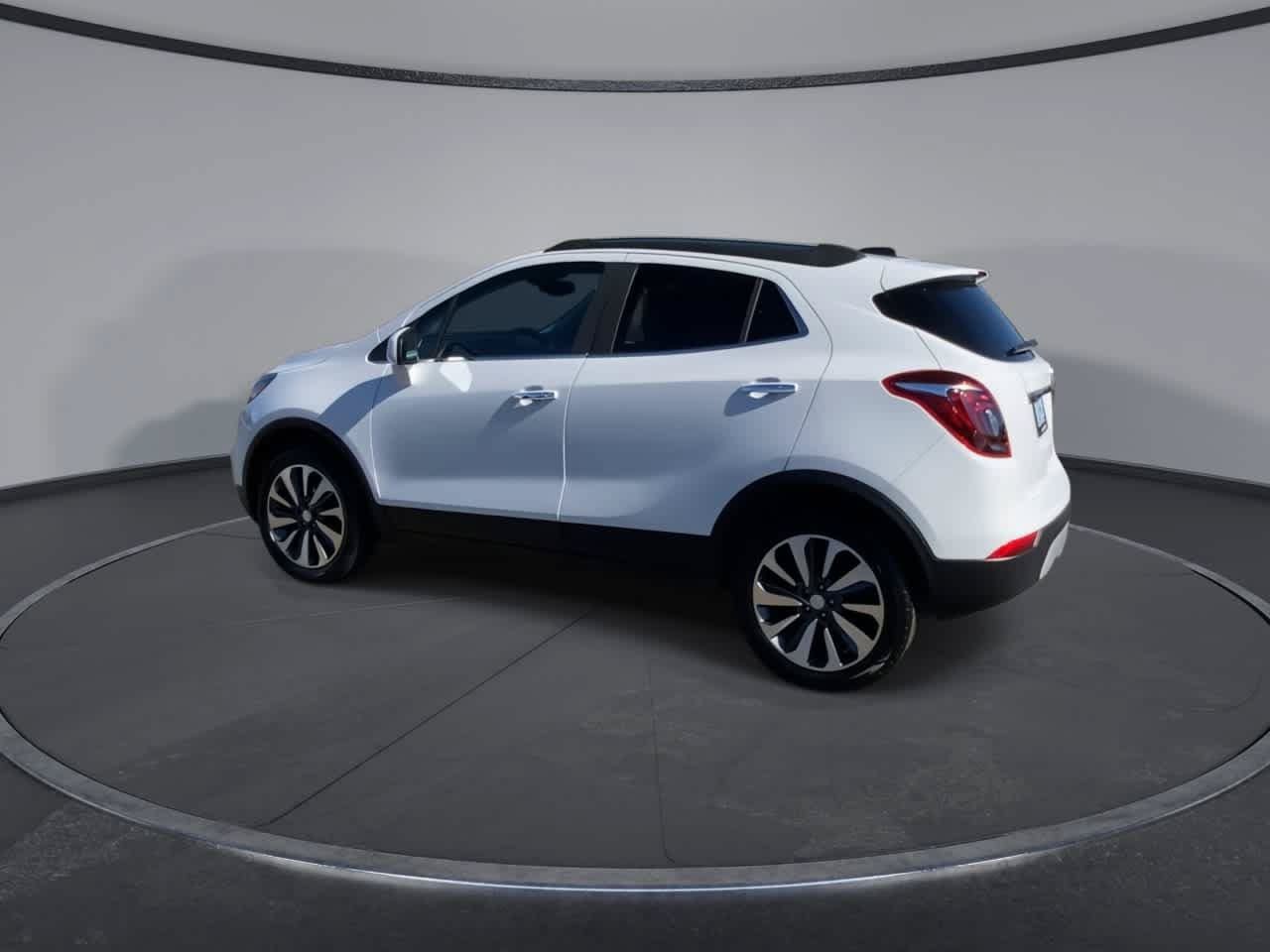 Used 2021 Buick Encore Preferred AWD/4WD image 6