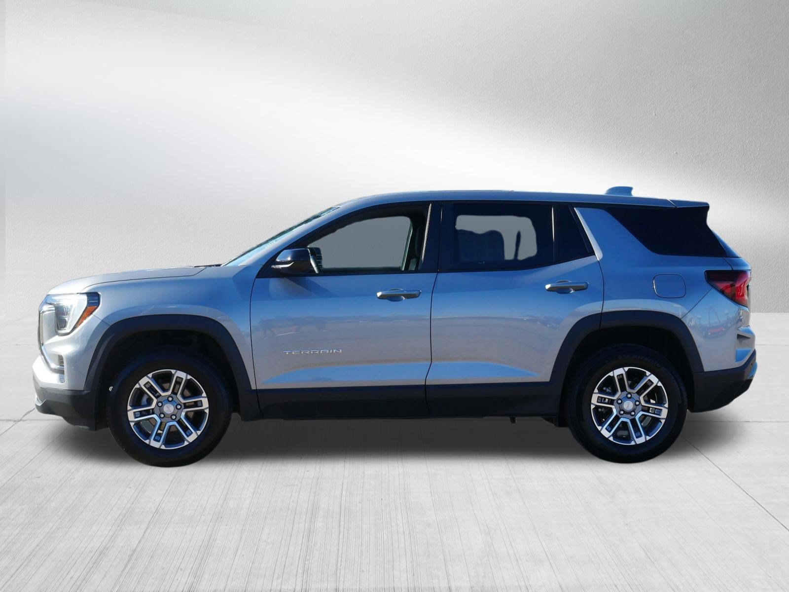 Used 2025 GMC Terrain Elevation AWD/4WD image 4