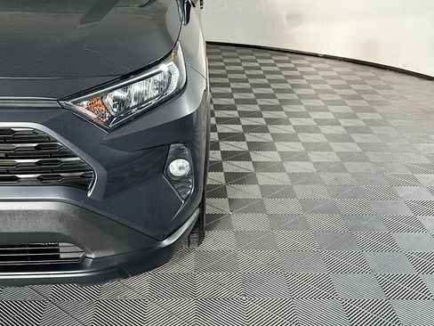 Used 2021 Toyota RAV4 XLE w/ Convenience Package FWD image 9